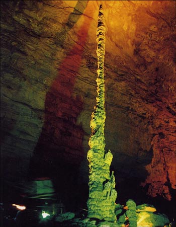 張家界國家森林公園、大峽谷、玻璃橋、鳳凰古城四日游